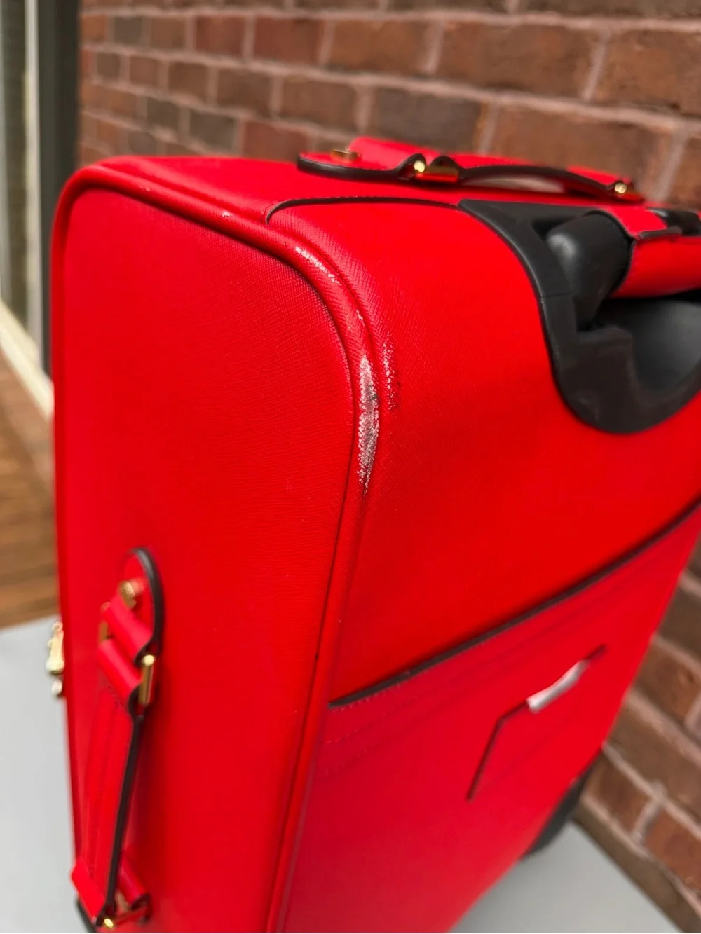 Henri Bendel New York Red Spinner Carry-On Suitcase Luggage - Picture 3 of 13